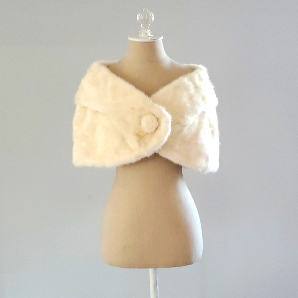 Real Fur White Mink Cape/Shawl/Stole Satin Lining Pristing Condition Bri…